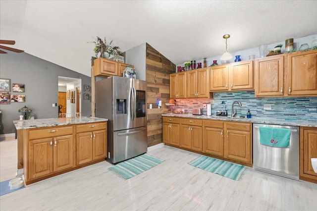 749 Country Club Drive, Howard, OH 43028