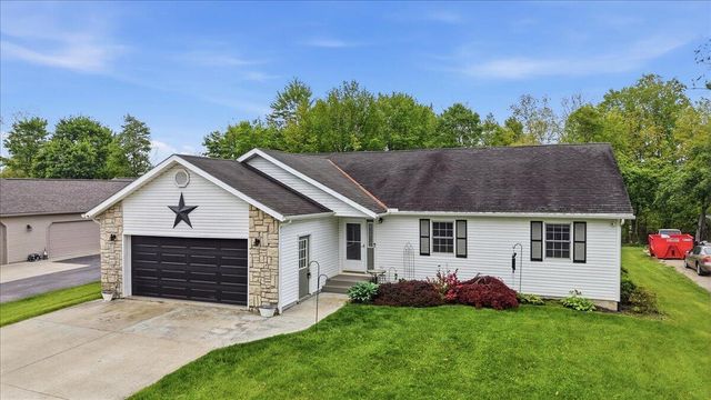 749 Country Club Drive, Howard, OH 43028