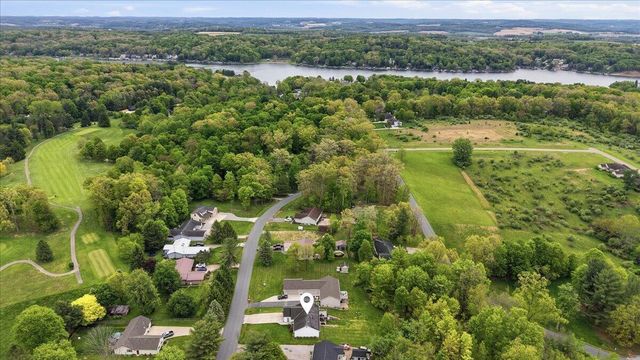 749 Country Club Drive, Howard, OH 43028