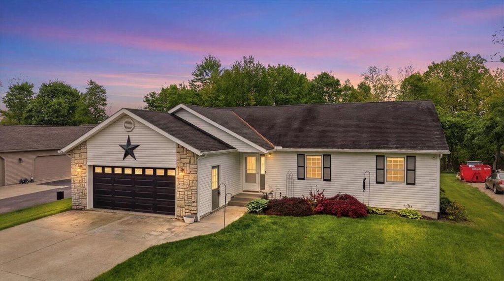749 Country Club Drive, Howard, OH 43028