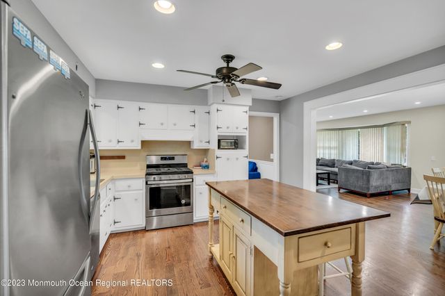 3 Alvord Street, Oakhurst, NJ 07755