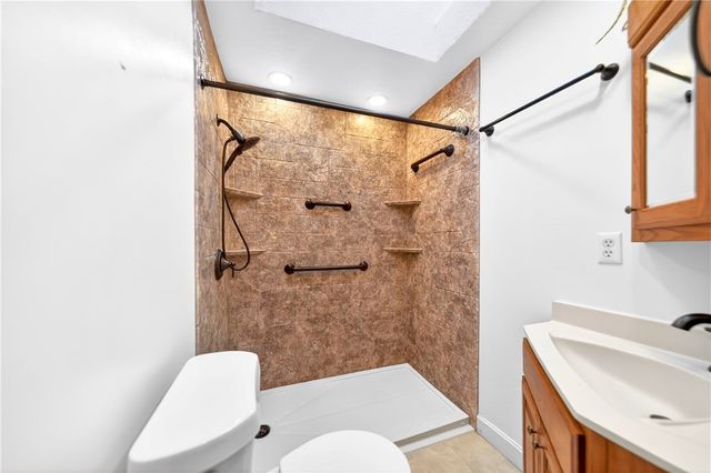 2533 Mayfield Ave, Harmony Twp, PA 15003