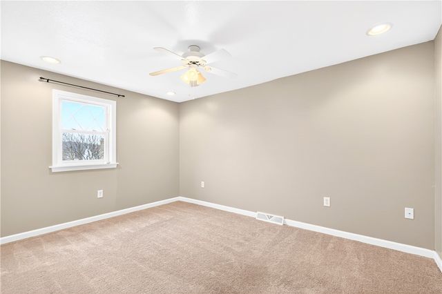 2533 Mayfield Ave, Harmony Twp, PA 15003