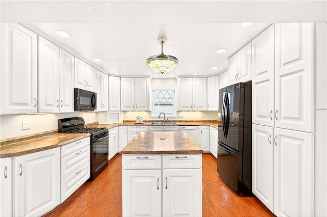 2533 Mayfield Ave, Harmony Twp, PA 15003