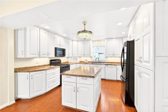 2533 Mayfield Ave, Harmony Twp, PA 15003