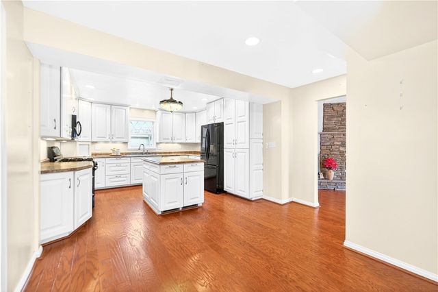 2533 Mayfield Ave, Harmony Twp, PA 15003