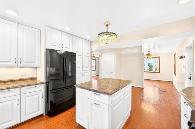 2533 Mayfield Ave, Harmony Twp, PA 15003