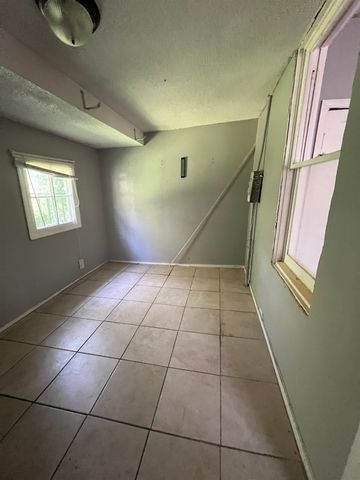 1514 S WILLETT ST, Memphis, TN 38106