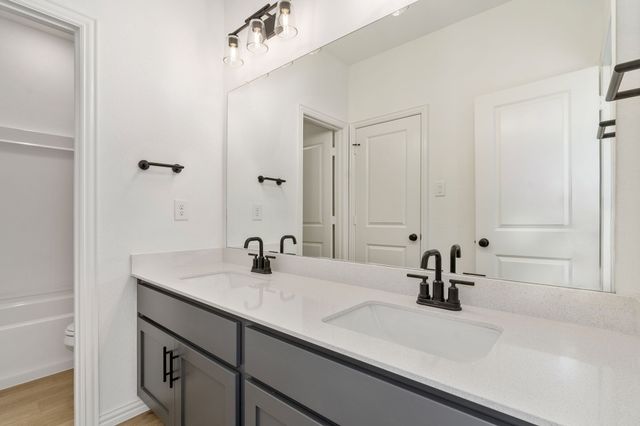 7516 Jones Drive, North Richland Hills, TX 76180