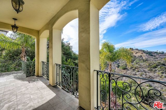 3110 Benedict Canyon Drive, Beverly Hills, CA 90210