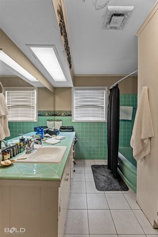 4445 Gilbert Drive, Shreveport, LA 71106