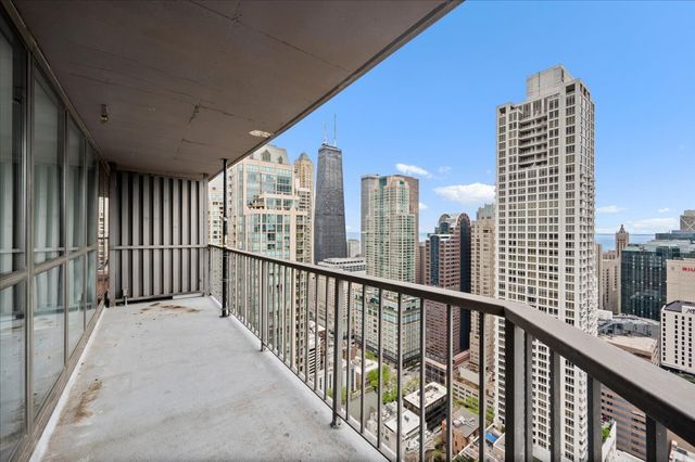 10 E ONTARIO Street 4602, Chicago, IL 60611
