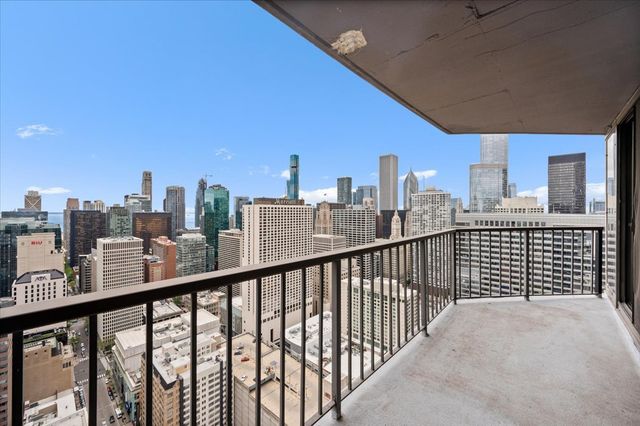 10 E ONTARIO Street 4602, Chicago, IL 60611
