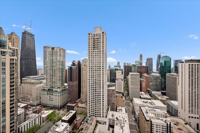 10 E ONTARIO Street 4602, Chicago, IL 60611