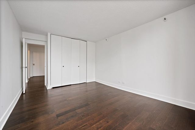 10 E ONTARIO Street 4602, Chicago, IL 60611