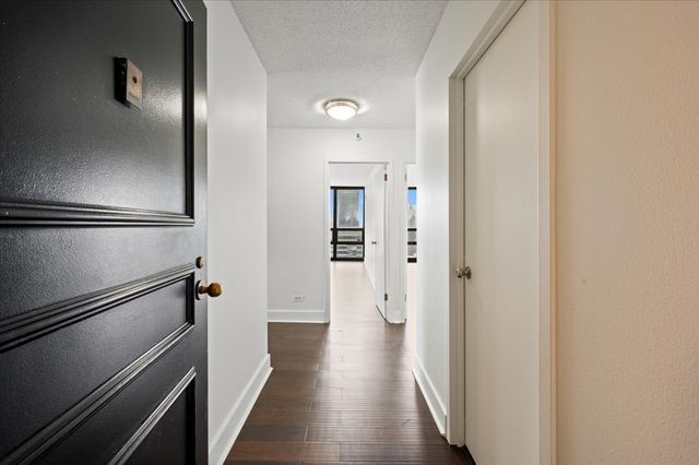 10 E ONTARIO Street 4602, Chicago, IL 60611