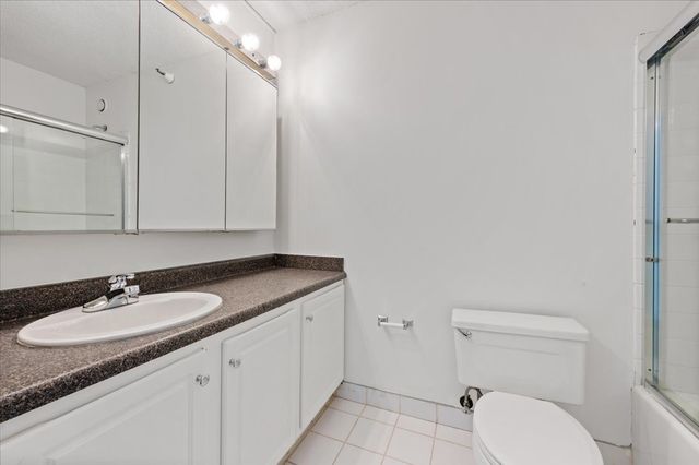 10 E ONTARIO Street 4602, Chicago, IL 60611
