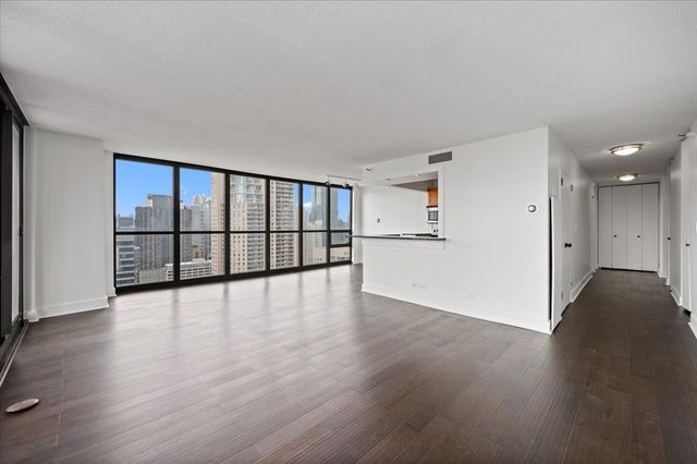 10 E ONTARIO Street 4602, Chicago, IL 60611