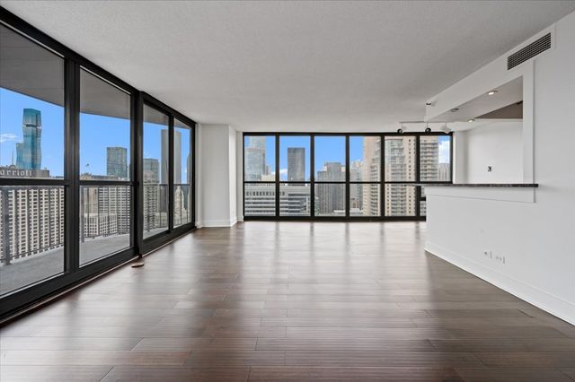 10 E ONTARIO Street 4602, Chicago, IL 60611