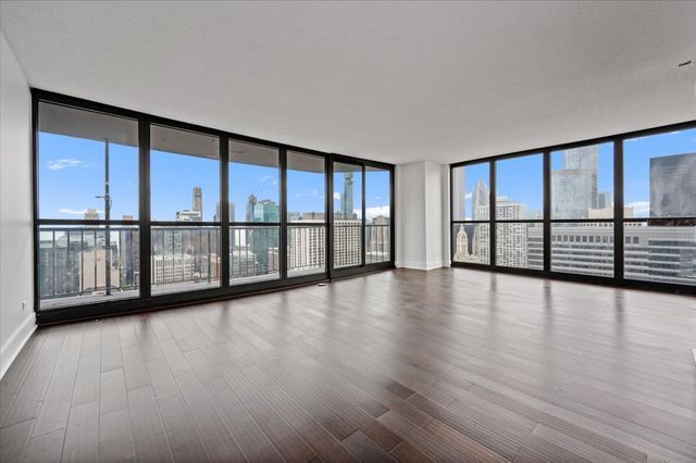 10 E ONTARIO Street 4602, Chicago, IL 60611