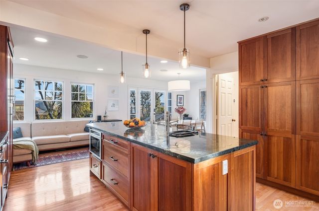 903 Lakeside Avenue S, Seattle, WA 98144