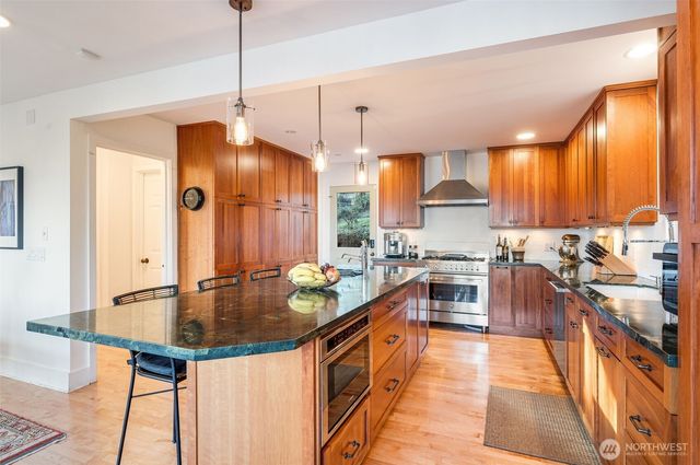 903 Lakeside Avenue S, Seattle, WA 98144