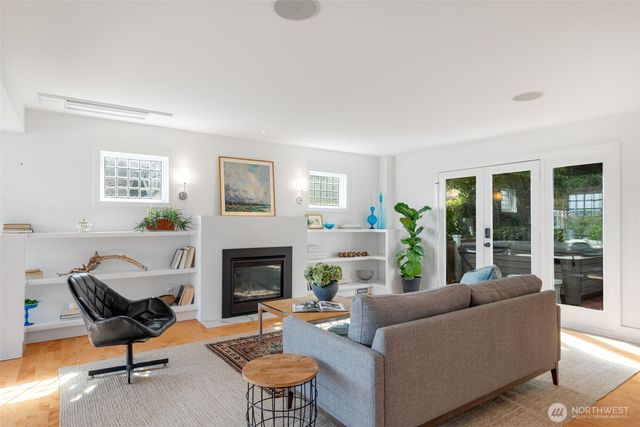 903 Lakeside Avenue S, Seattle, WA 98144