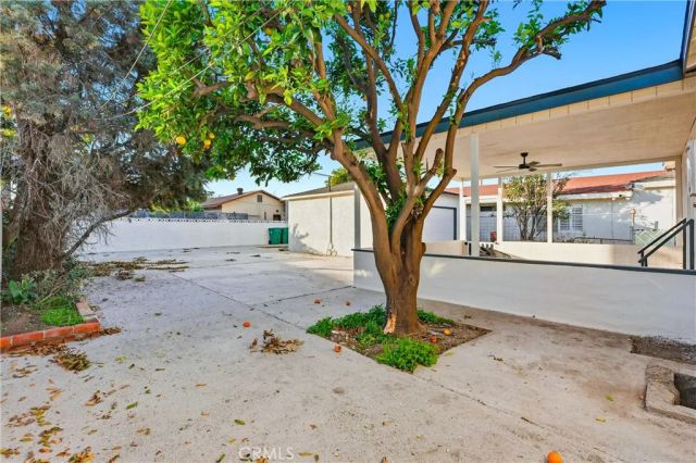 2835 Delta, Long Beach, CA 90810