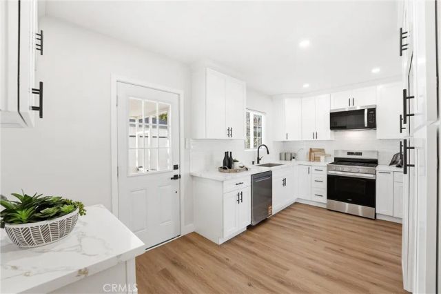 2835 Delta, Long Beach, CA 90810