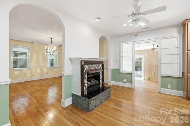 200 Altondale Avenue, Charlotte, NC 28207
