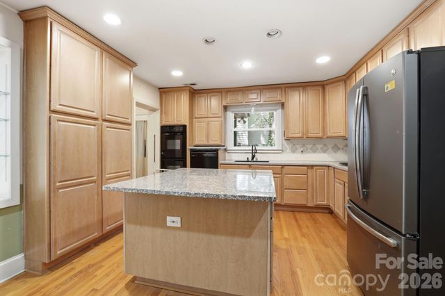 200 Altondale Avenue, Charlotte, NC 28207