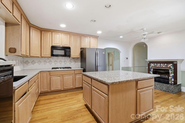 200 Altondale Avenue, Charlotte, NC 28207