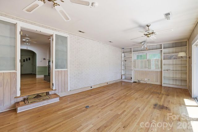 200 Altondale Avenue, Charlotte, NC 28207