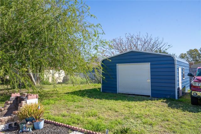 2525 Dune Dr, Corpus Christi, TX 78418
