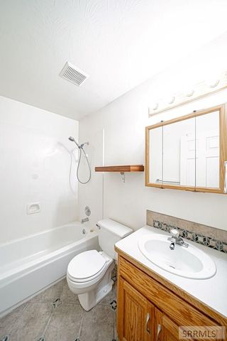 3854 E 12 N, Rigby, ID 83442