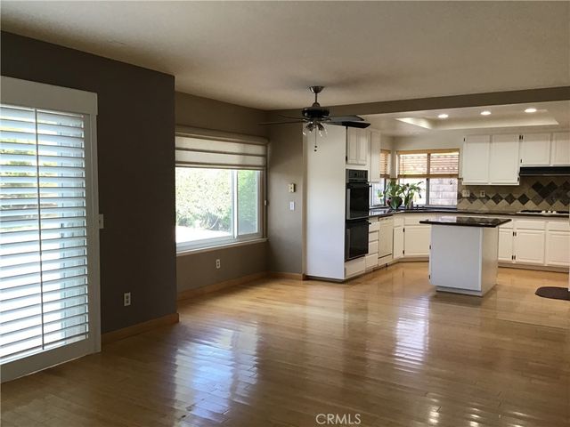 20111 Cavern Court, Saugus, CA 91390