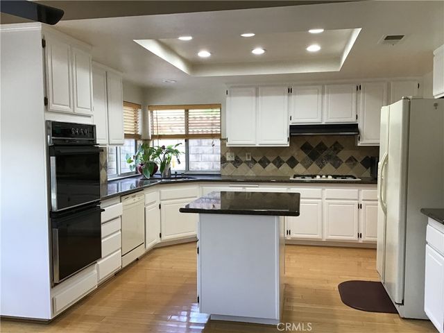 20111 Cavern Court, Saugus, CA 91390