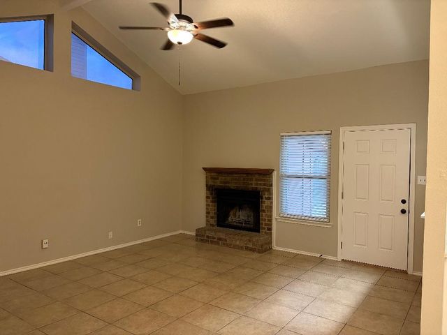 610 Canterbury Street, Euless, TX 76039