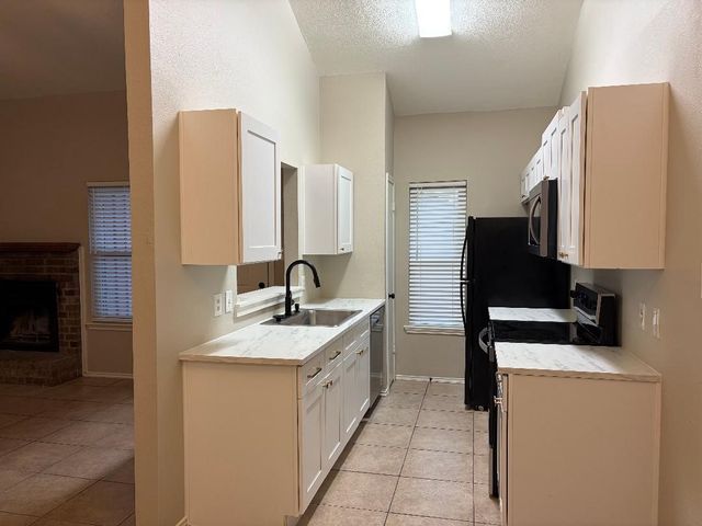 610 Canterbury Street, Euless, TX 76039