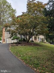 10 ALPINE DR, Mohnton, PA 19540