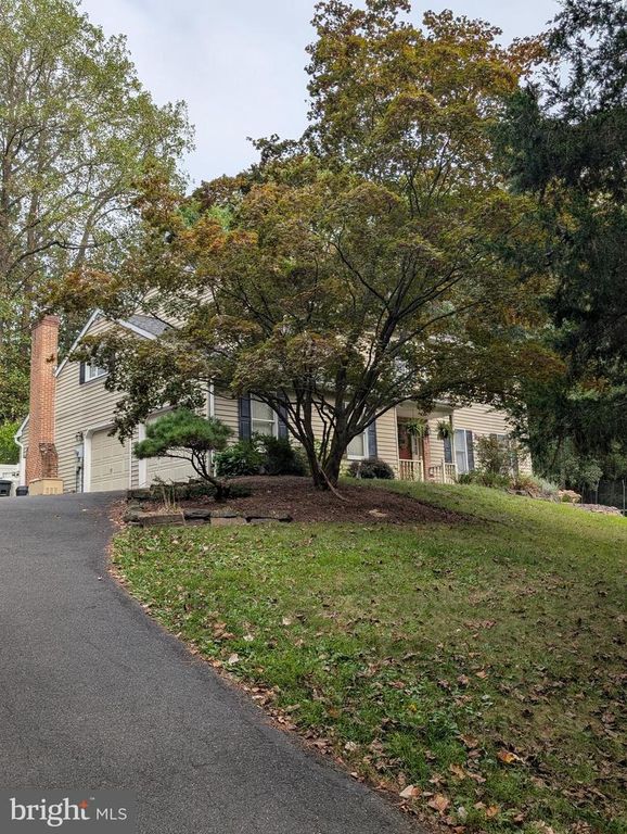 10 ALPINE DR, Mohnton, PA 19540