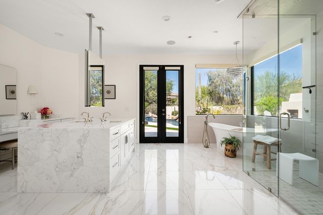 10220 E Buckskin Trail, Scottsdale, AZ 85255