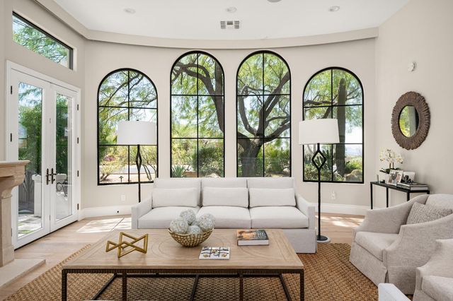 10220 E Buckskin Trail, Scottsdale, AZ 85255