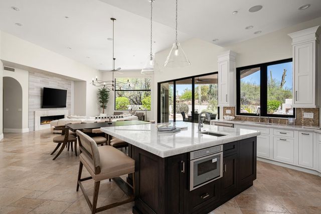 10220 E Buckskin Trail, Scottsdale, AZ 85255