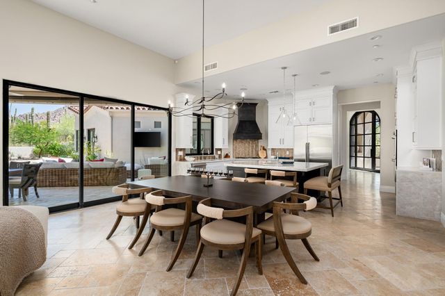 10220 E Buckskin Trail, Scottsdale, AZ 85255