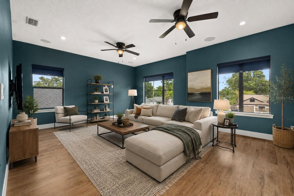 Image 21 of property listing at 3526 E CRYSTAL LAKE AVENUE, Orlando, FL 32806