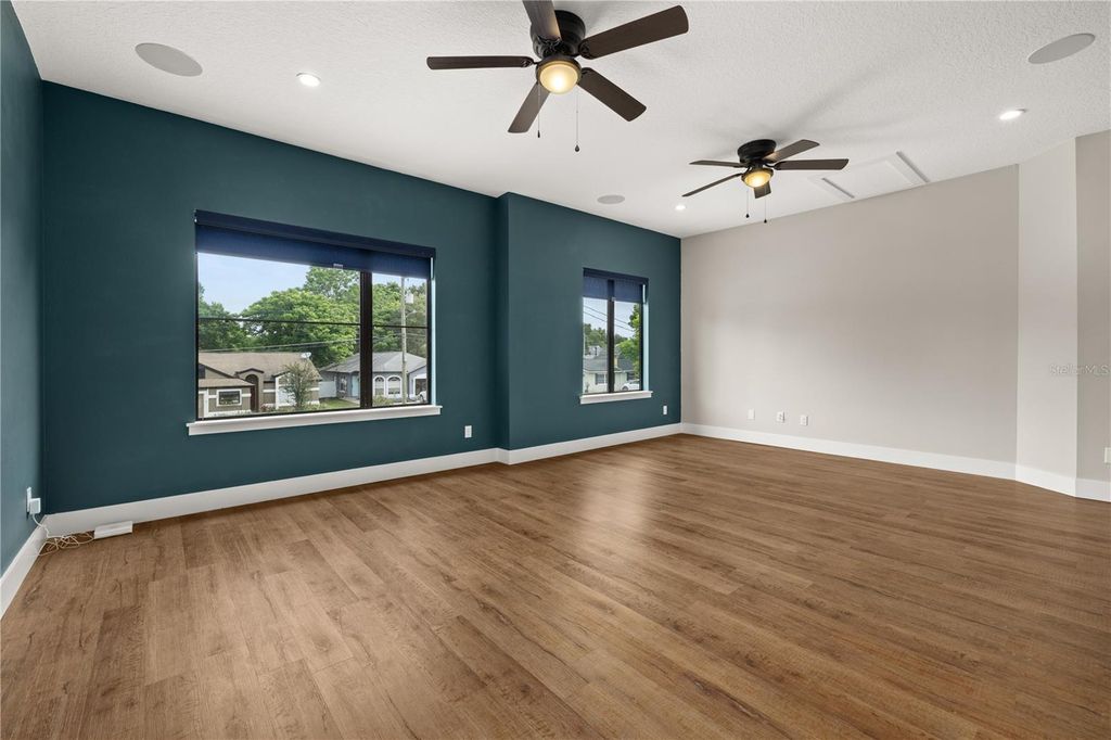 Image 23 of property listing at 3526 E CRYSTAL LAKE AVENUE, Orlando, FL 32806