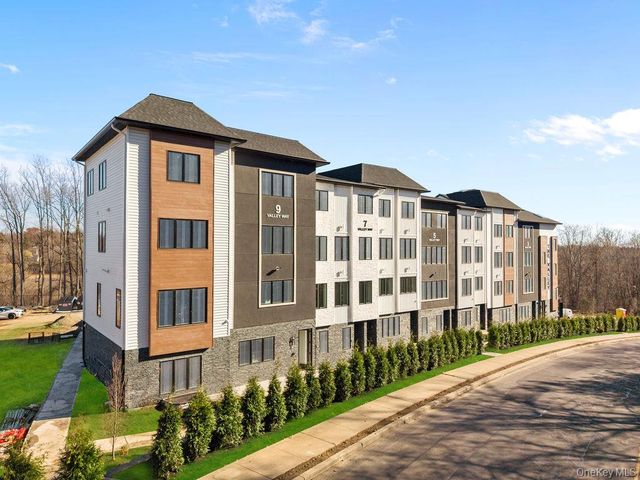 9 Valley Way 321, Spring Valley, NY 10977