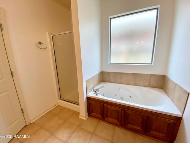 125 Oakbend Drive, Lafayette, LA 70506