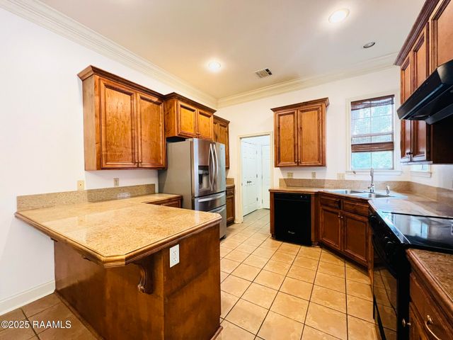 125 Oakbend Drive, Lafayette, LA 70506